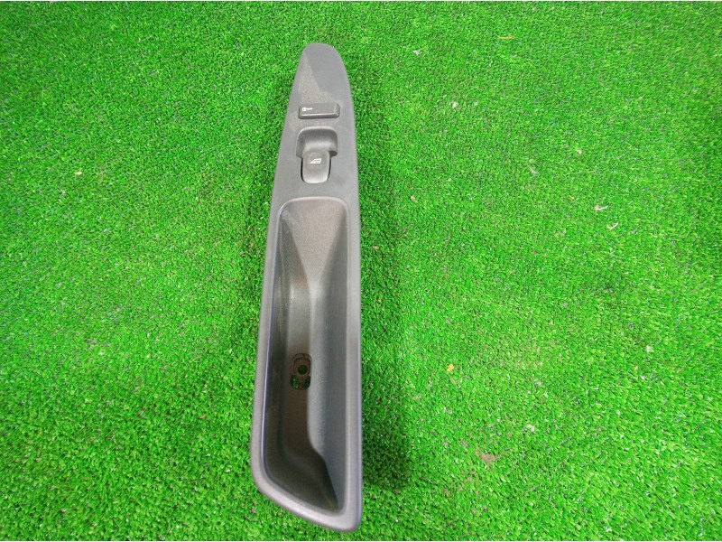 Recambio de mando elevalunas delantero derecho para volvo v40 familiar 1.9 d referencia OEM IAM 30638702 30638702 30638702