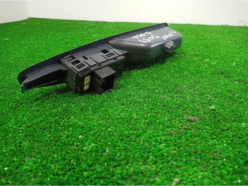 Recambio de mando elevalunas delantero derecho para volvo v40 familiar 1.9 d referencia OEM IAM 30638702 30638702 30638702