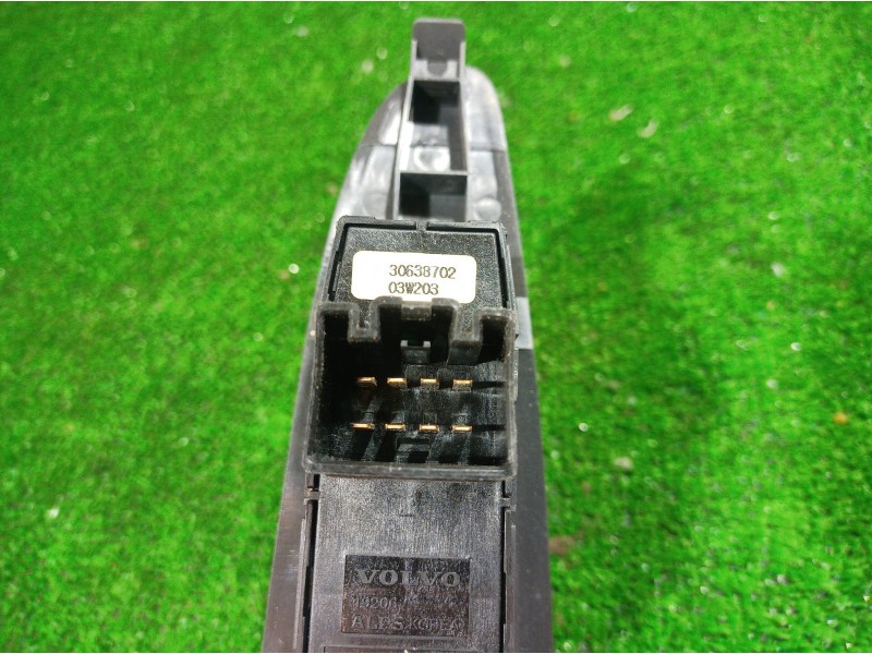 Recambio de mando elevalunas delantero derecho para volvo v40 familiar 1.9 d referencia OEM IAM 30638702 30638702 30638702