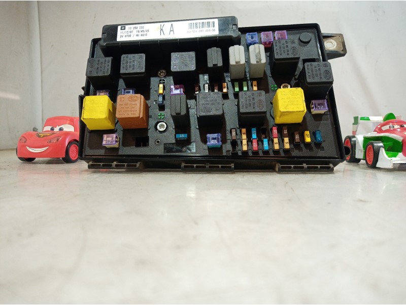 Recambio de caja reles / fusibles para opel astra gtc 1.7 16v cdti referencia OEM IAM 5DK00946430 5DK00946430 5DK00946430
