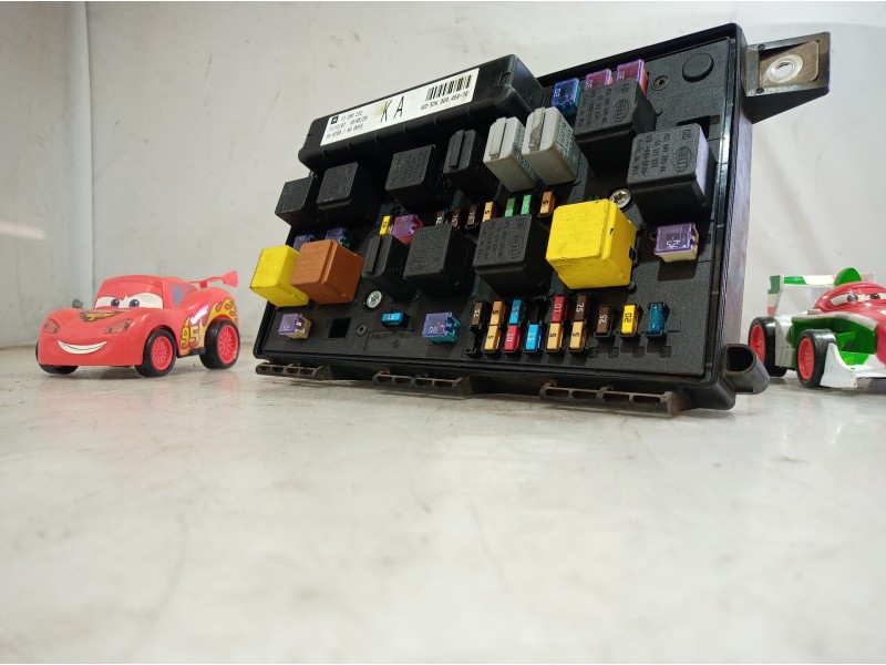 Recambio de caja reles / fusibles para opel astra gtc 1.7 16v cdti referencia OEM IAM 5DK00946430 5DK00946430 5DK00946430