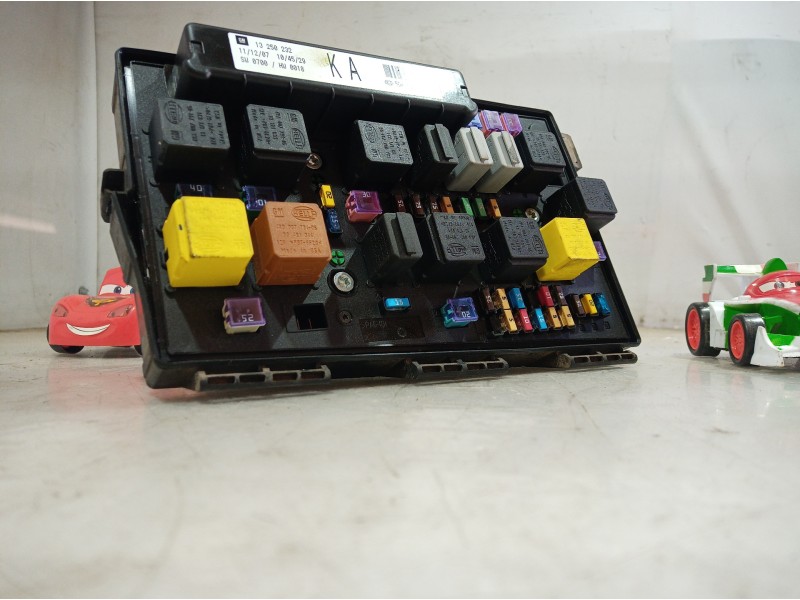 Recambio de caja reles / fusibles para opel astra gtc 1.7 16v cdti referencia OEM IAM 5DK00946430 5DK00946430 5DK00946430
