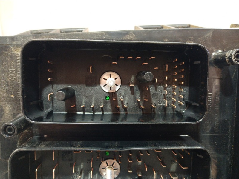 Recambio de caja reles / fusibles para opel astra gtc 1.7 16v cdti referencia OEM IAM 5DK00946430 5DK00946430 5DK00946430