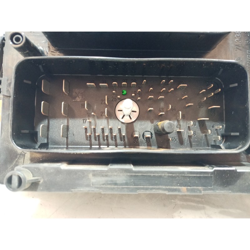 Recambio de caja reles / fusibles para opel astra gtc 1.7 16v cdti referencia OEM IAM 5DK00946430 5DK00946430 5DK00946430