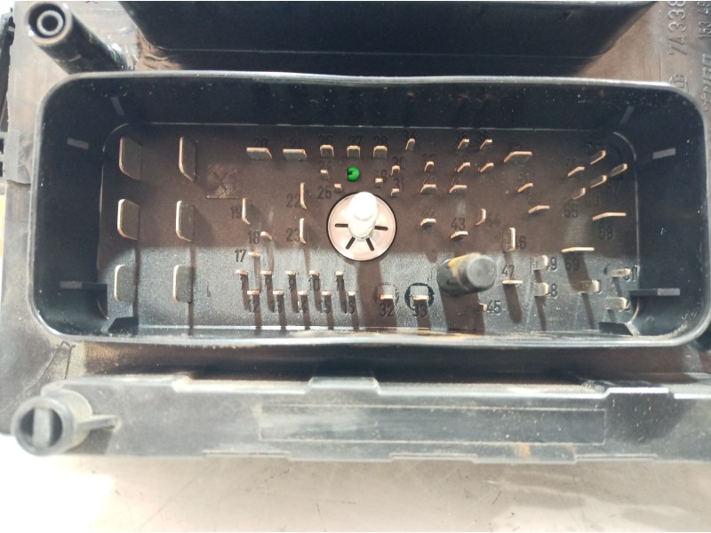 Recambio de caja reles / fusibles para opel astra gtc 1.7 16v cdti referencia OEM IAM 5DK00946430 5DK00946430 5DK00946430