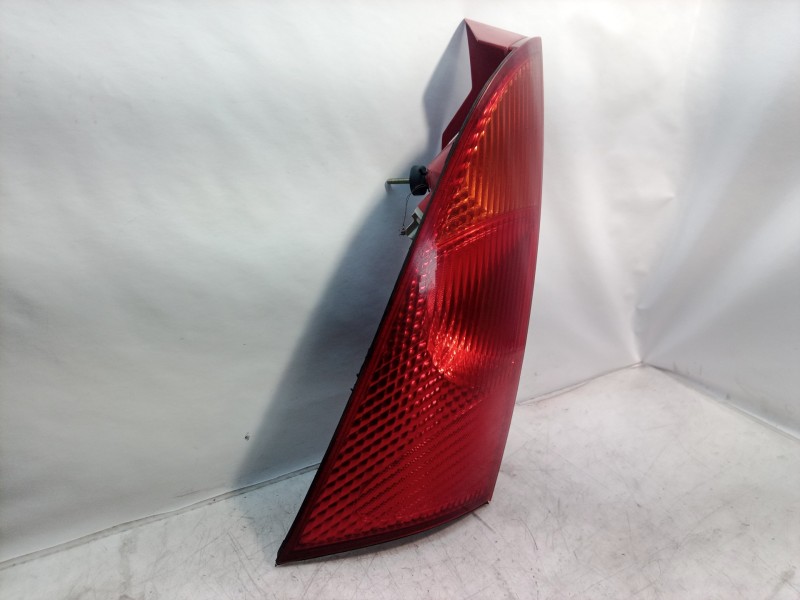 Recambio de piloto trasero derecho para ford focus berlina (cak) ambiente referencia OEM IAM   