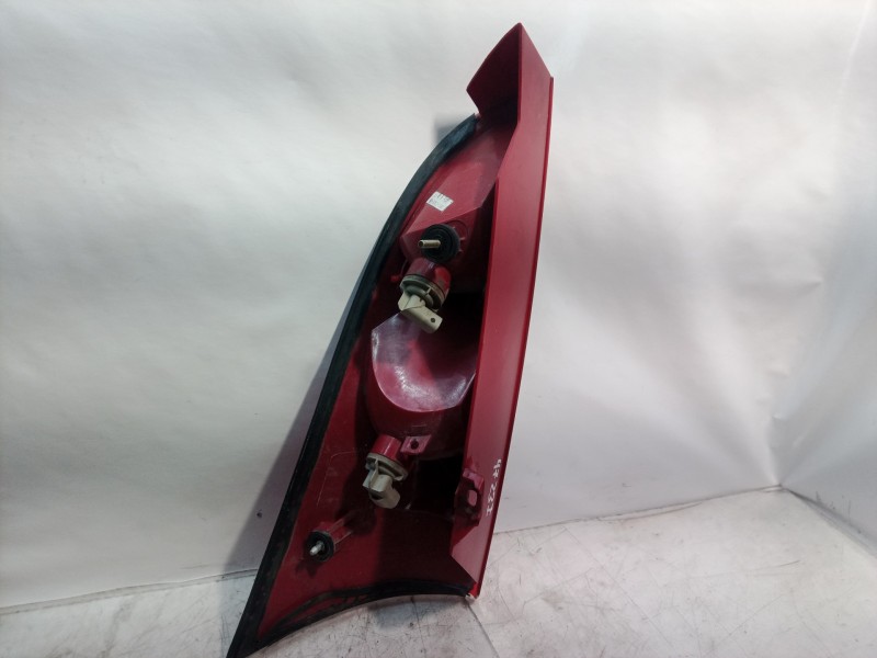 Recambio de piloto trasero izquierdo para ford focus berlina (cak) ambiente referencia OEM IAM   