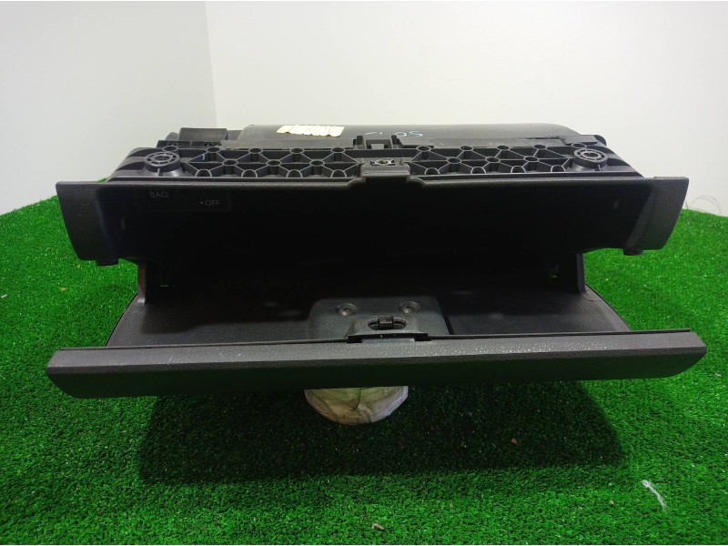 Recambio de guantera para volkswagen polo (9n3) 1.4 tdi referencia OEM IAM 6Q1857101 6Q1857101 6Q1857101