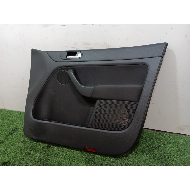 Recambio de guarnecido puerta delantera derecha para volkswagen golf plus (5m1) bluemotion edition referencia OEM IAM 5M0868080 