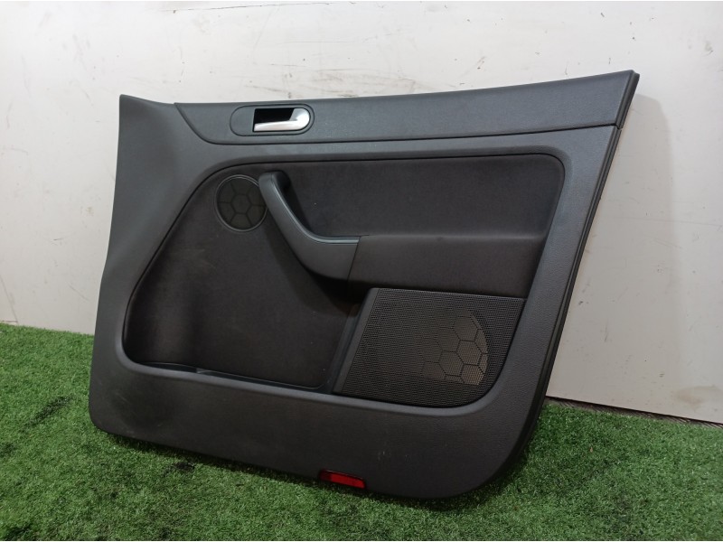 Recambio de guarnecido puerta delantera derecha para volkswagen golf plus (5m1) bluemotion edition referencia OEM IAM 5M0868080 