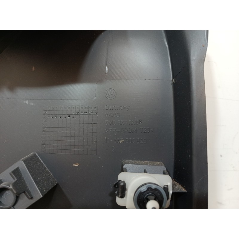 Recambio de guarnecido puerta delantera derecha para volkswagen golf plus (5m1) bluemotion edition referencia OEM IAM 5M0868080 