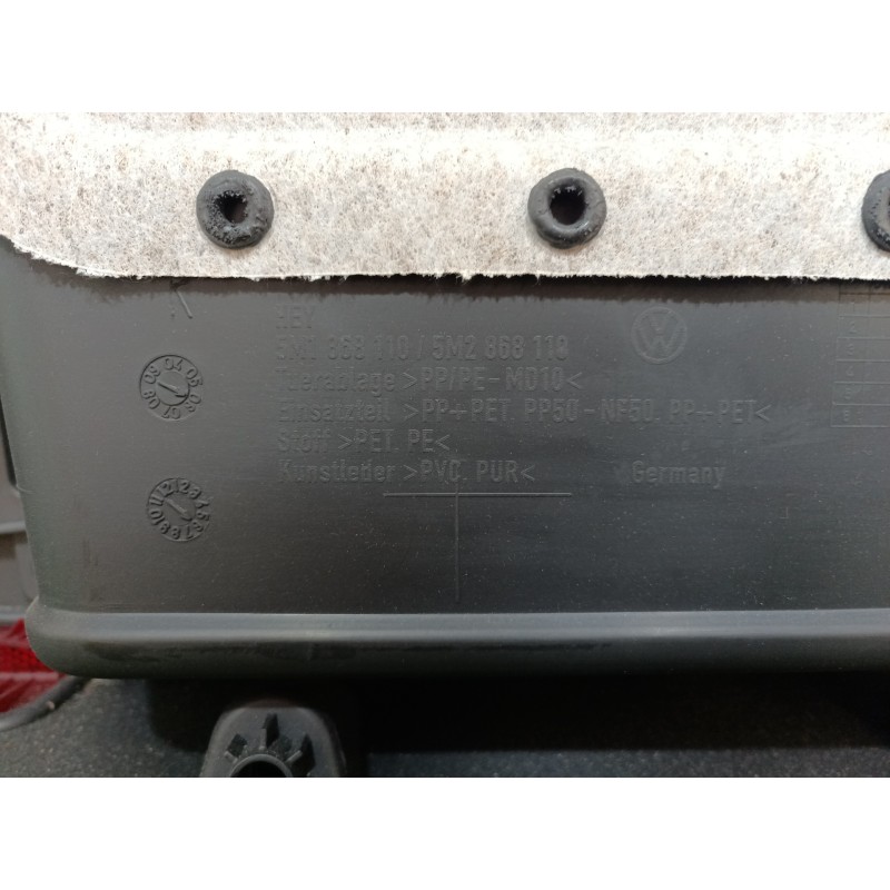 Recambio de guarnecido puerta delantera derecha para volkswagen golf plus (5m1) bluemotion edition referencia OEM IAM 5M0868080 