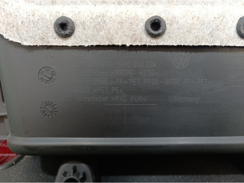 Recambio de guarnecido puerta delantera derecha para volkswagen golf plus (5m1) bluemotion edition referencia OEM IAM 5M0868080 