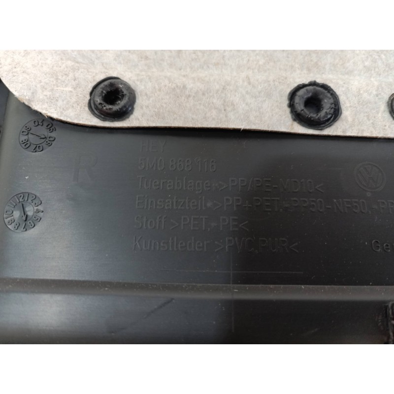 Recambio de guarnecido puerta trasera derecha para volkswagen golf plus (5m1) bluemotion edition referencia OEM IAM 5M0868074 5M