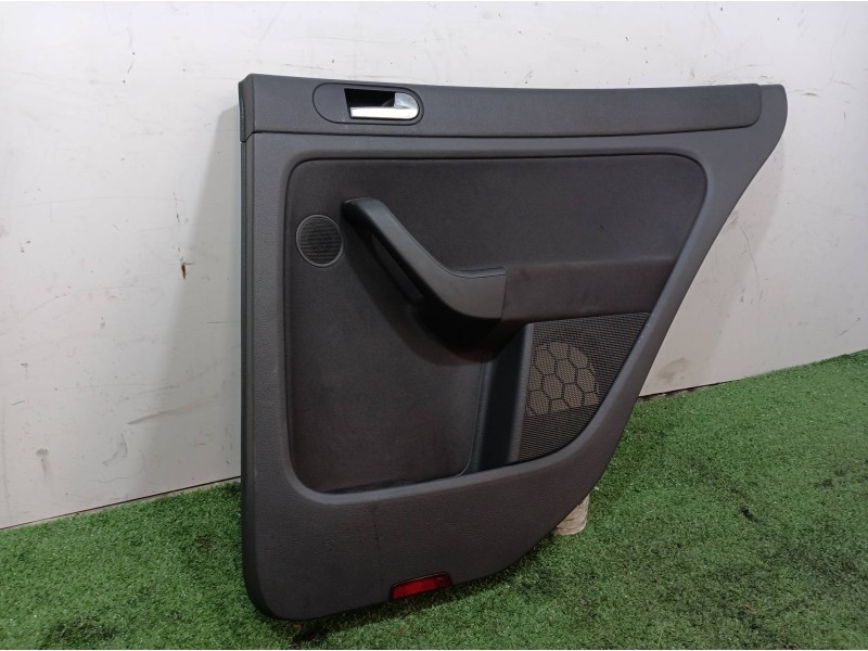 Recambio de guarnecido puerta trasera derecha para volkswagen golf plus (5m1) bluemotion edition referencia OEM IAM 5M0868074 5M