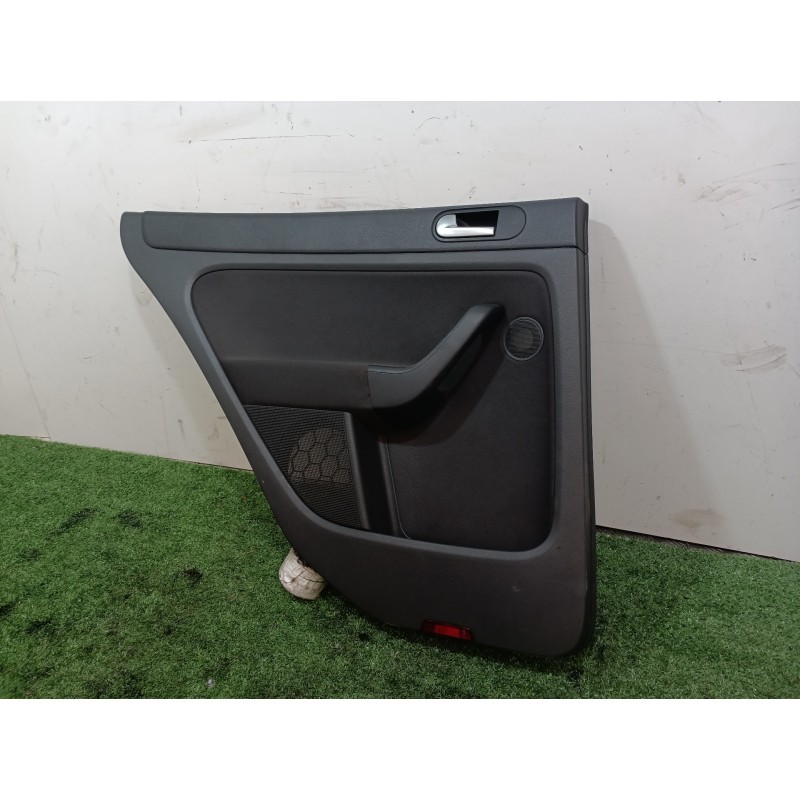 Recambio de guarnecido puerta trasera izquierda para volkswagen golf plus (5m1) bluemotion edition referencia OEM IAM 5M0868073A