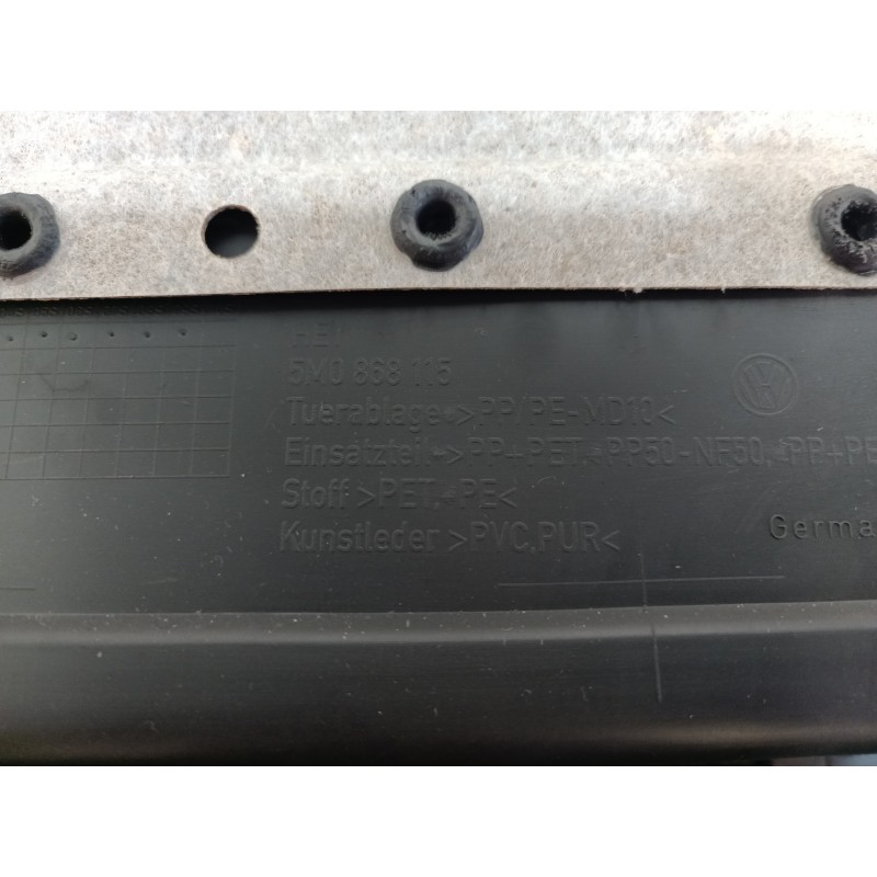 Recambio de guarnecido puerta trasera izquierda para volkswagen golf plus (5m1) bluemotion edition referencia OEM IAM 5M0868073A