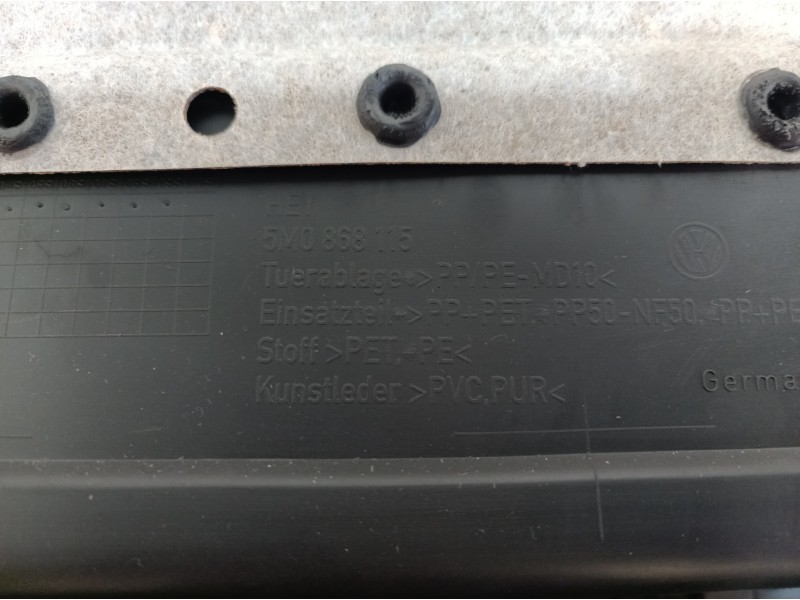 Recambio de guarnecido puerta trasera izquierda para volkswagen golf plus (5m1) bluemotion edition referencia OEM IAM 5M0868073A