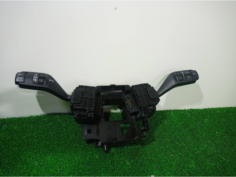 Recambio de mando multifuncion para ford focus c-max (cap) 30 aniversario referencia OEM IAM 13N064 13N064 13N064
