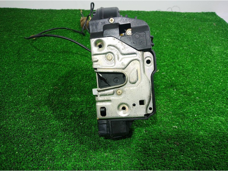 Recambio de cerradura puerta trasera izquierda para mercedes-benz clase c (w203) berlina 180 (203.035) referencia OEM IAM 004141