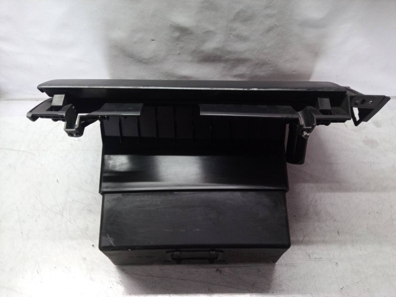 Recambio de guantera para mazda 5 berl. (cr) 2.0 crtd sportive (105kw) referencia OEM IAM   