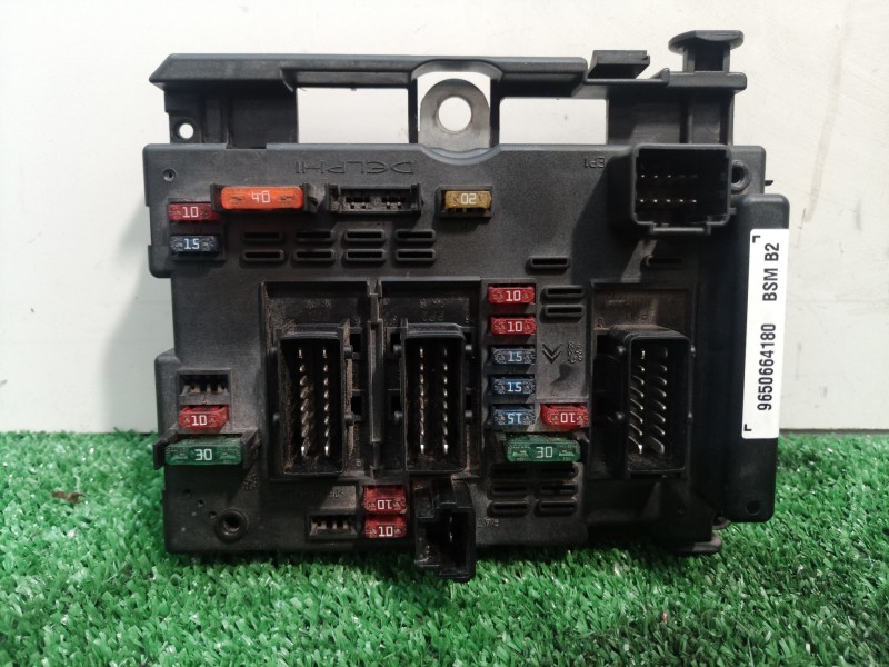 Recambio de caja reles / fusibles para peugeot 206 berlina gti referencia OEM IAM 9650664180 9650664180 9650664180