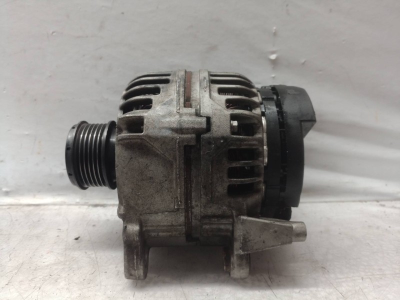 Recambio de alternador para ford galaxy (vy) ghia referencia OEM IAM 028903030 028903303 028903303