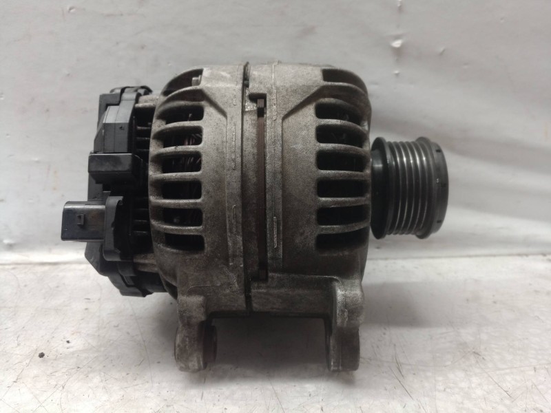 Recambio de alternador para ford galaxy (vy) ghia referencia OEM IAM 028903030 028903303 028903303