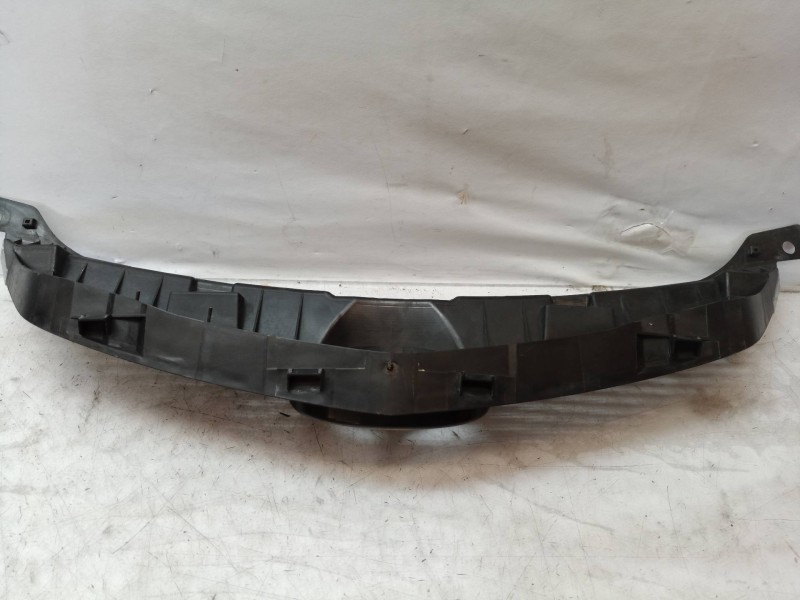 Recambio de rejilla delantera para mazda 6 berlina (gg) 2.0 active (5-ptas.) referencia OEM IAM   