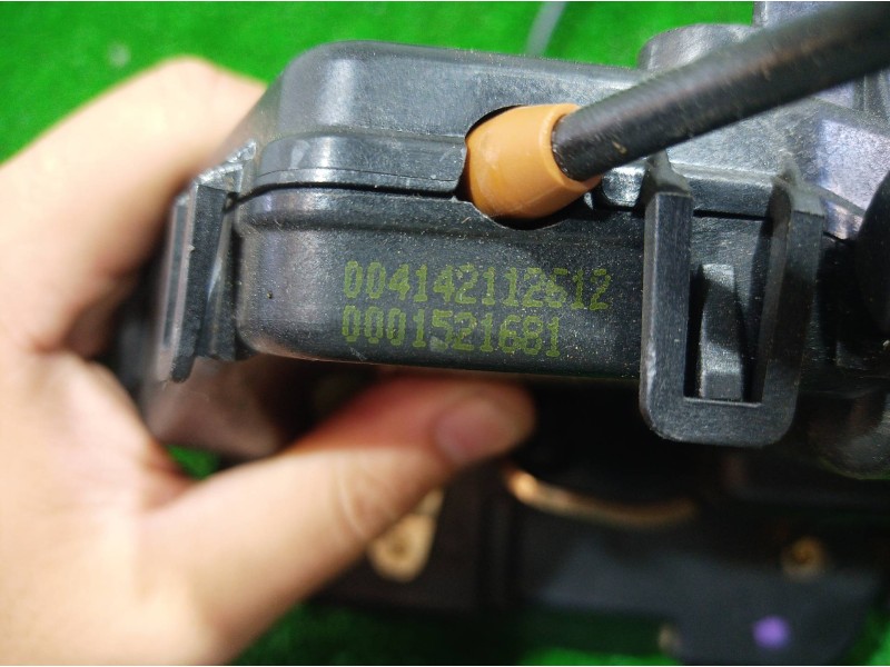 Recambio de cerradura puerta trasera derecha para mercedes-benz clase c (w203) berlina 180 (203.035) referencia OEM IAM 00414211
