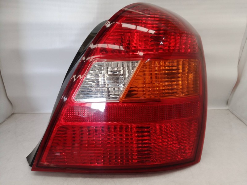 Recambio de piloto trasero derecho para hyundai elantra (xd) 1.6 gls (4-ptas.) referencia OEM IAM   