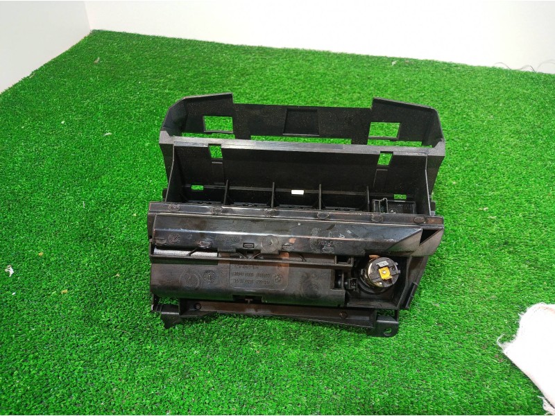 Recambio de cenicero para bmw serie 3 coupe (e46) 2.0 16v cat referencia OEM IAM 307090100 307090100 307090100