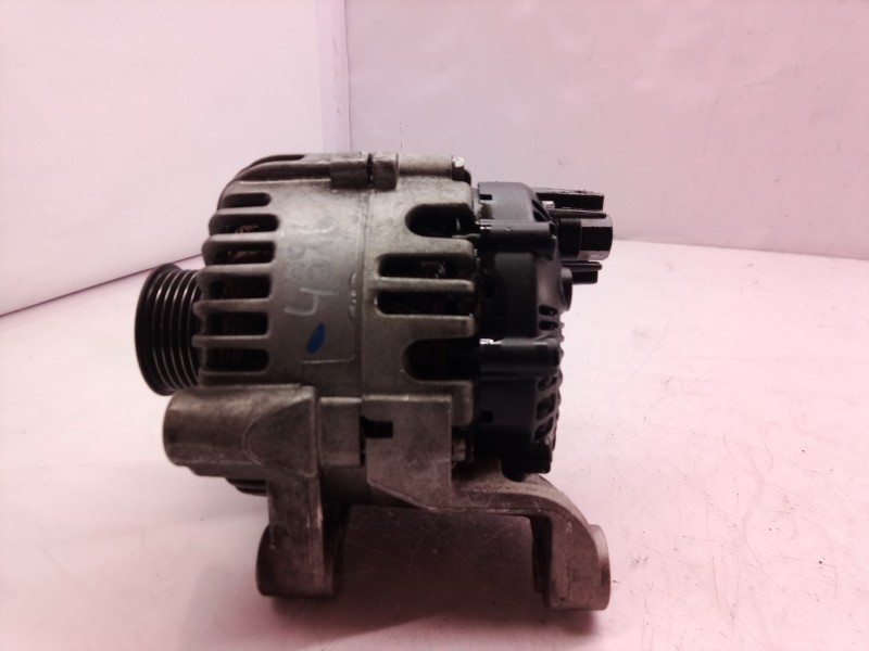 Recambio de alternador para bmw x3 (e83) 2.0d referencia OEM IAM 7789980A101 7789980A101 2542672