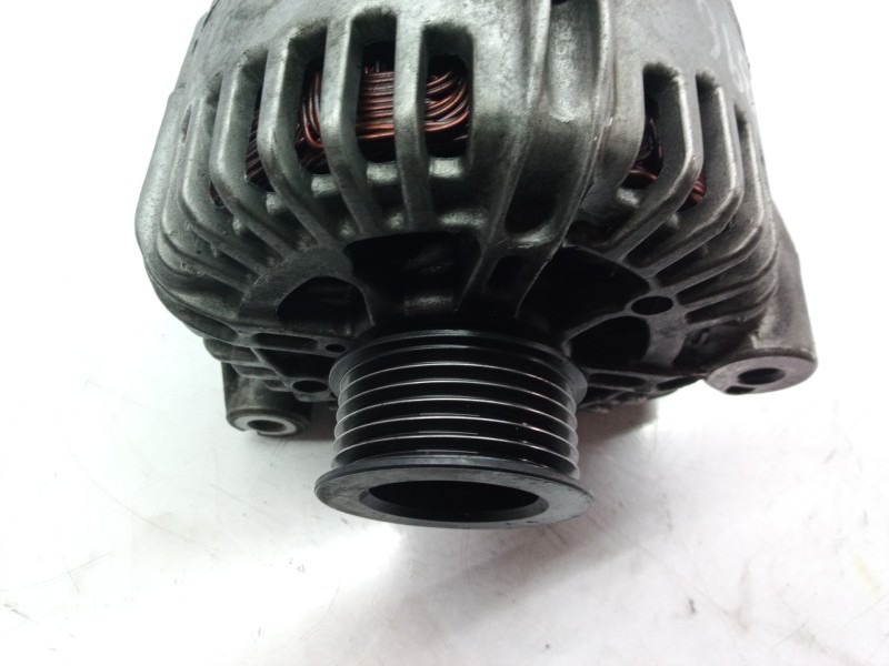Recambio de alternador para bmw x3 (e83) 2.0d referencia OEM IAM 7789980A101 7789980A101 2542672