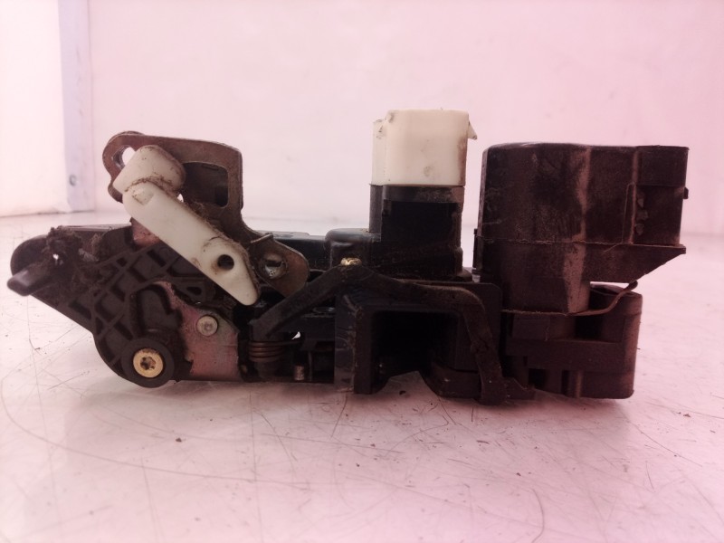 Recambio de cerradura puerta trasera derecha para opel frontera b limited referencia OEM IAM   