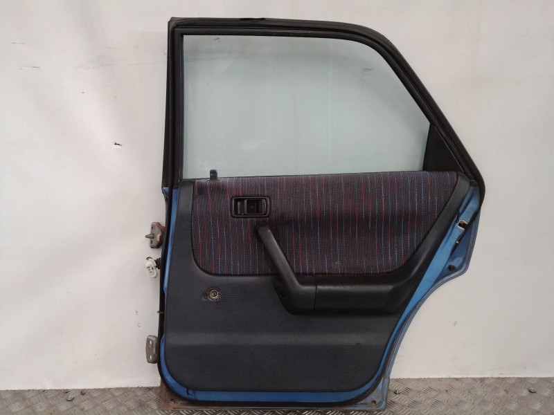 Recambio de puerta trasera derecha para mazda 323 berlina/familiar (bf/bw) lx berlina (bf) referencia OEM IAM   