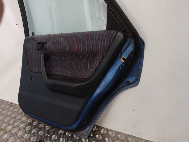 Recambio de puerta trasera derecha para mazda 323 berlina/familiar (bf/bw) lx berlina (bf) referencia OEM IAM   