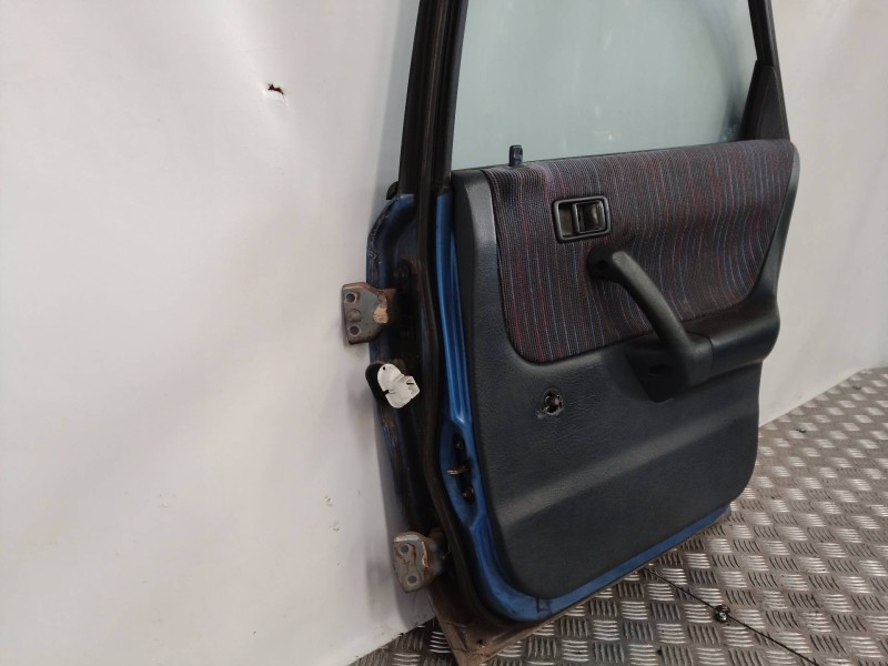 Recambio de puerta trasera derecha para mazda 323 berlina/familiar (bf/bw) lx berlina (bf) referencia OEM IAM   