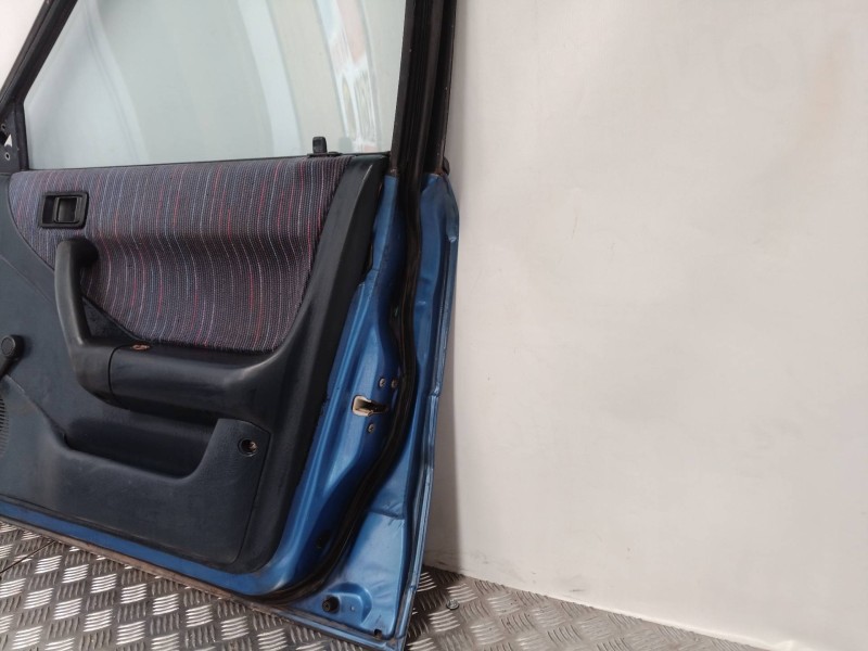 Recambio de puerta delantera derecha para mazda 323 berlina/familiar (bf/bw) lx berlina (bf) referencia OEM IAM   