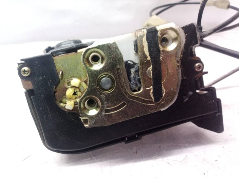 Recambio de cerradura puerta delantera derecha para mazda 2 berlina (dy) 1.2 active (55kw) referencia OEM IAM   