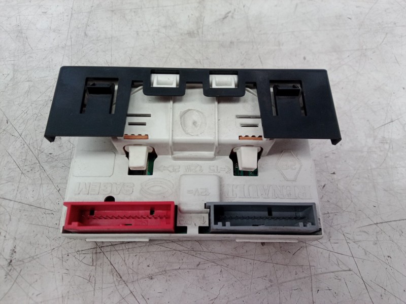 Recambio de pantalla multifuncion para renault kangoo (f/kc0) referencia OEM IAM P7700436305 P7700436305 P7700436305