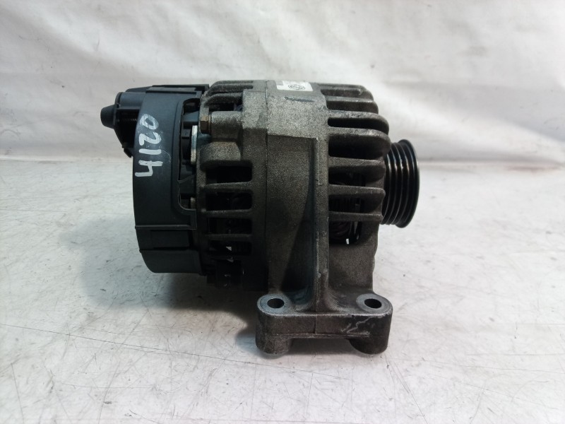 Recambio de alternador para fiat punto berlina (188) 1.2 8v referencia OEM IAM 51709133 51709133 51709133