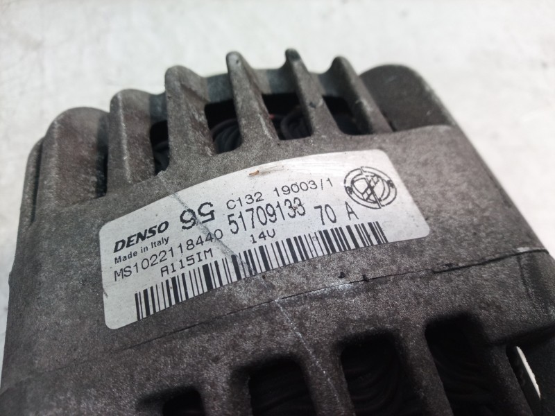 Recambio de alternador para fiat punto berlina (188) 1.2 8v referencia OEM IAM 51709133 51709133 51709133