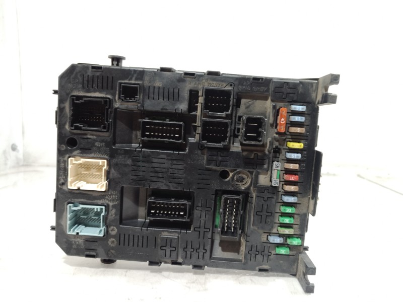 Recambio de caja reles / fusibles para peugeot 407 sport referencia OEM IAM 21676159 21676159 21676159