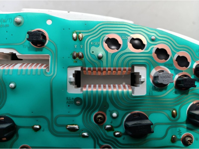 Recambio de cuadro instrumentos para hyundai trajet (fo) 2.0 gls referencia OEM IAM 940033A410 940033A410 940033A410