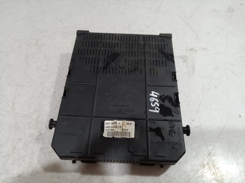 Recambio de caja reles / fusibles para peugeot 407 sport referencia OEM IAM 21676159 21676159 21676159