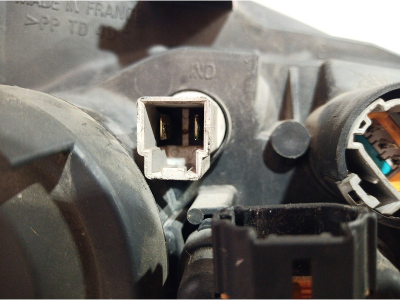 Recambio de faro izquierdo para nissan primera berlina (p11) referencia OEM IAM 89003044 89003044 89003044