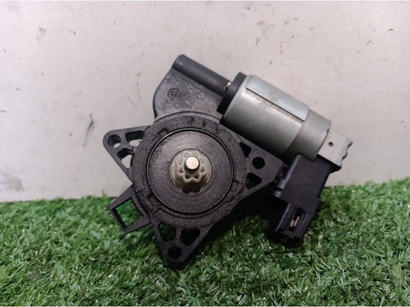 Recambio de motor elevalunas delantero izquierdo para mazda 3 berlina (bk) referencia OEM IAM GJ6A5958X TD785Y27 CM011760 Recambio de motor elevalunas delantero izquierdo para mazda 3 berlina (bk) referencia OEM IAM GJ6A5958X TD785Y27 CM011760