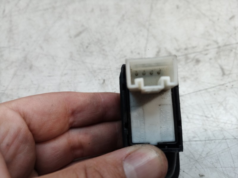 Recambio de mando elevalunas trasero derecho para skoda octavia berlina (1u2) tour referencia OEM IAM 5J0867435 5J0867435 5J0867