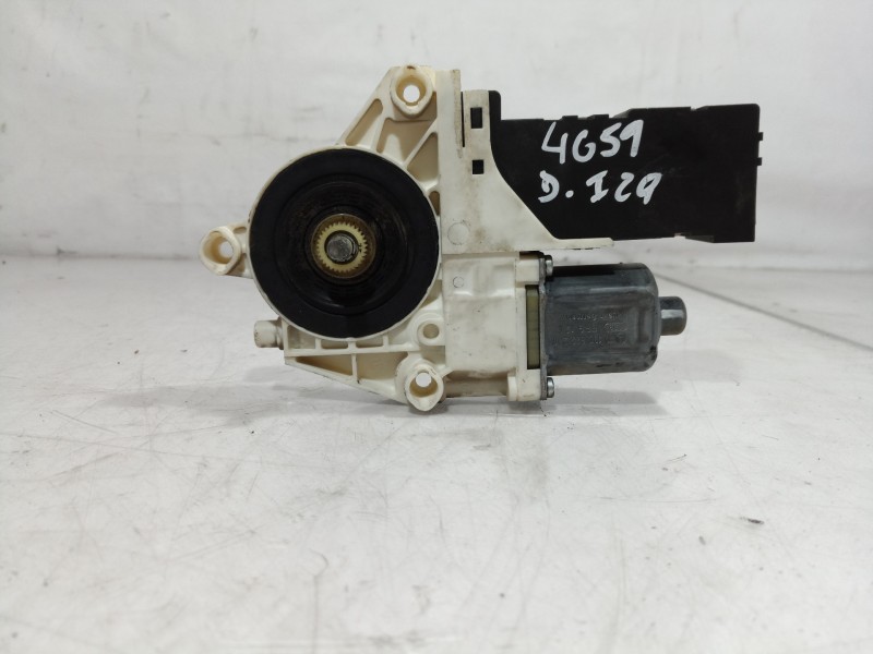 Recambio de motor elevalunas delantero izquierdo para peugeot 407 sport referencia OEM IAM 0130822200 0130822200 0130822200